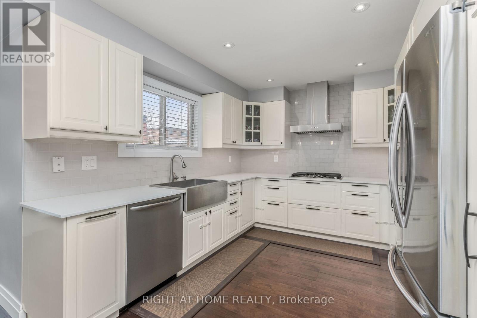 2212 Vista Oak Drive, Oakville, Ontario  L6M 3L7 - Photo 11 - W12768538