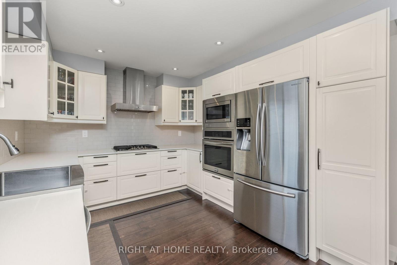 2212 Vista Oak Drive, Oakville, Ontario  L6M 3L7 - Photo 13 - W12768538