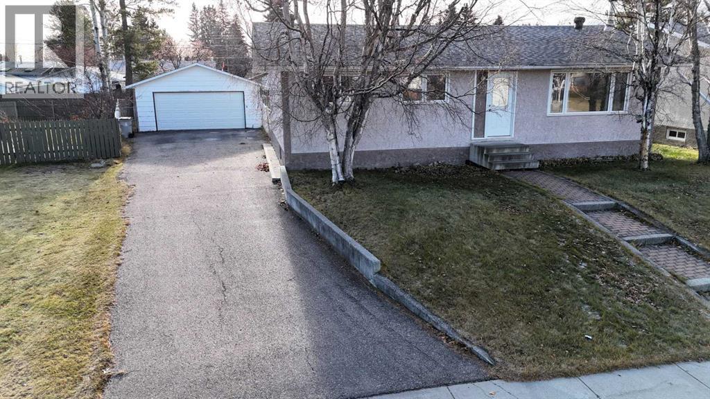 4323 9 Avenue, Edson, Alberta