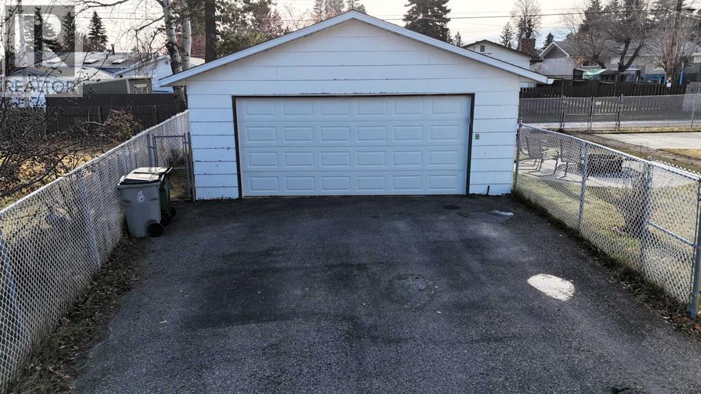 4323 9 Avenue, Edson, Alberta  T7E 1B4 - Photo 3 - A2268830