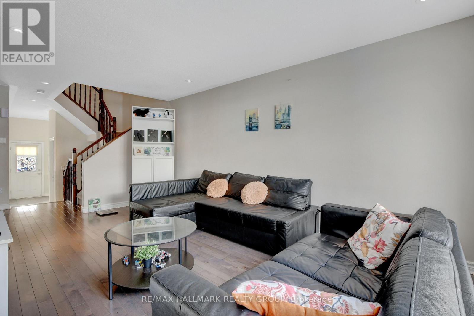 816 Ashenvale Way, Ottawa, Ontario  K4A 0R3 - Photo 4 - X12768606