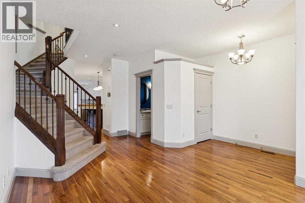 2617 27 Street Sw, Calgary, Alberta  T3E 2G4 - Photo 3 - A2279744