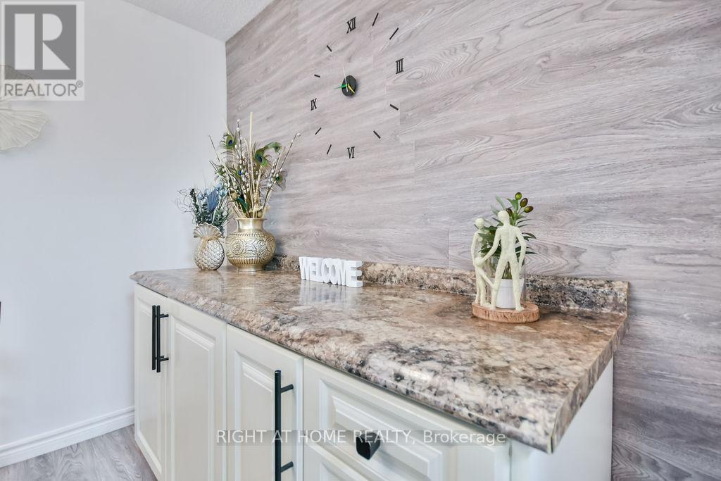 B6 - 179 Edgehill Drive, Barrie, Ontario  L4N 1L9 - Photo 13 - S12768584