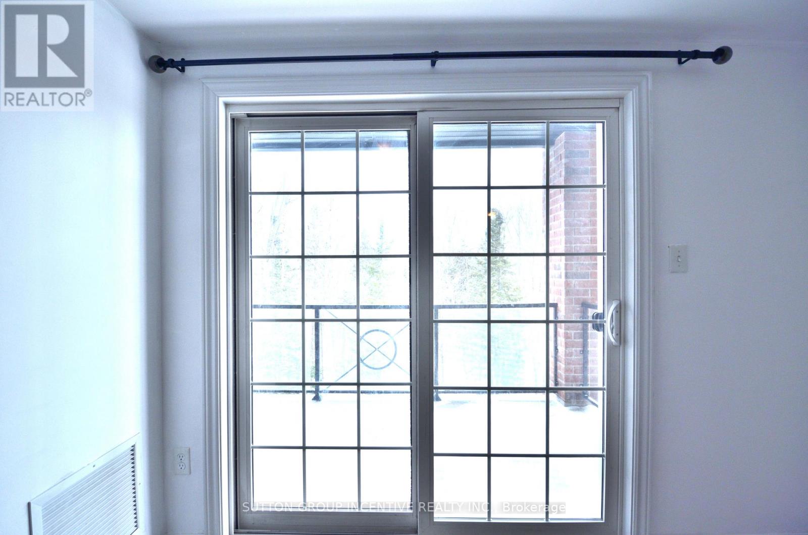 208 - 5 Greenwich Street, Barrie (Ardagh), Ontario  L4N 7Y8 - Photo 10 - S12768612