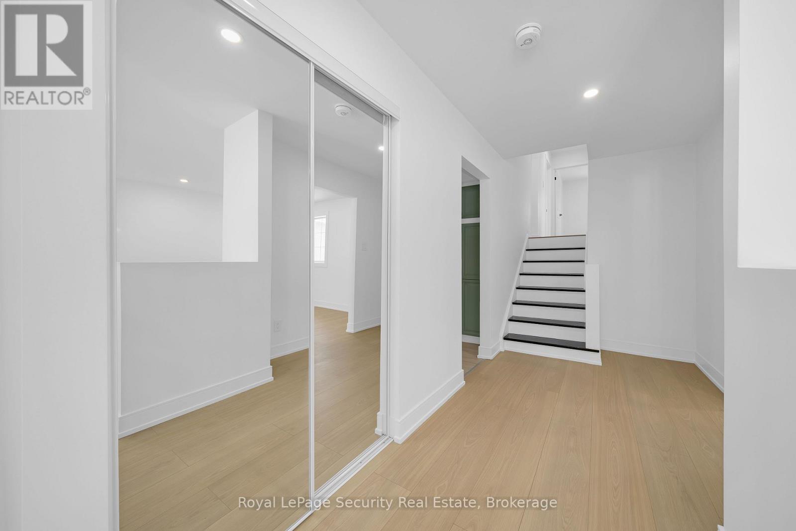 3370 Rhonda Valley, Mississauga, Ontario  L5A 3E9 - Photo 12 - W12768576