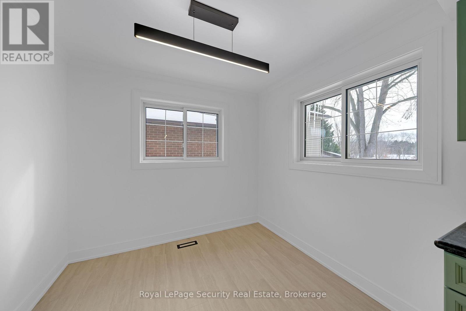 3370 Rhonda Valley, Mississauga, Ontario  L5A 3E9 - Photo 16 - W12768576