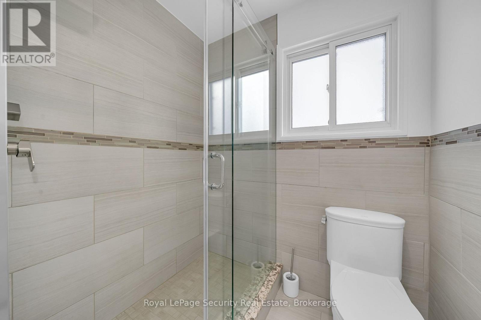 3370 Rhonda Valley, Mississauga, Ontario  L5A 3E9 - Photo 19 - W12768576