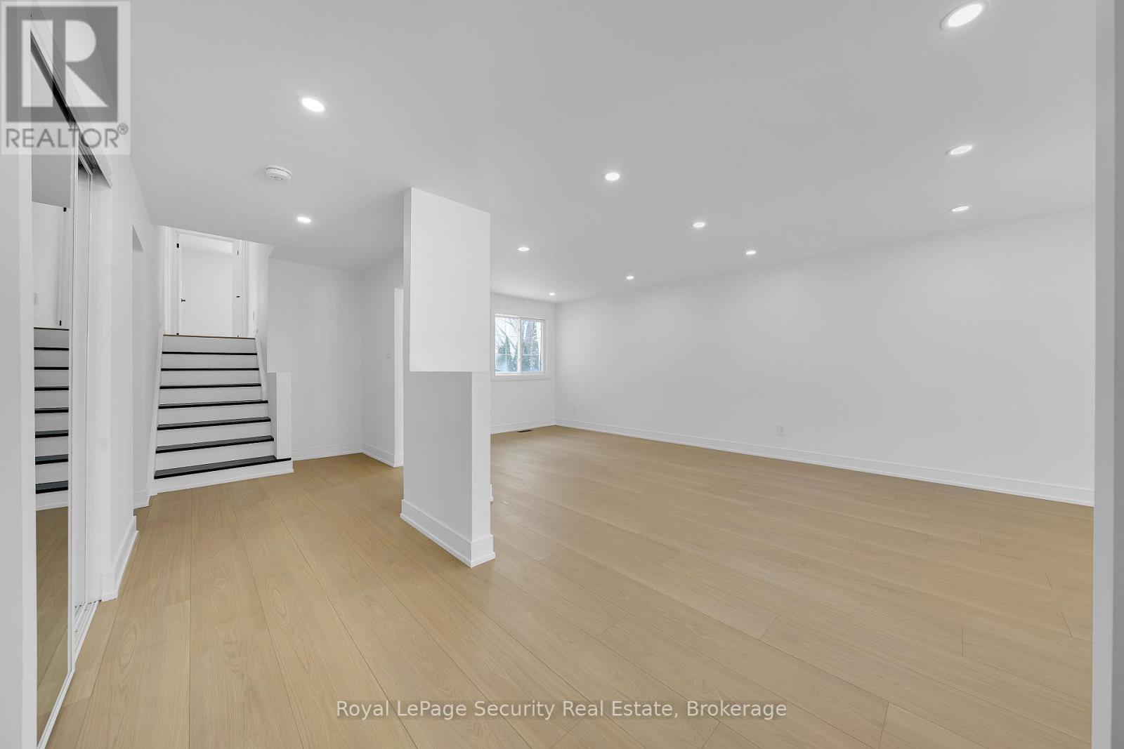 3370 Rhonda Valley, Mississauga, Ontario  L5A 3E9 - Photo 5 - W12768576