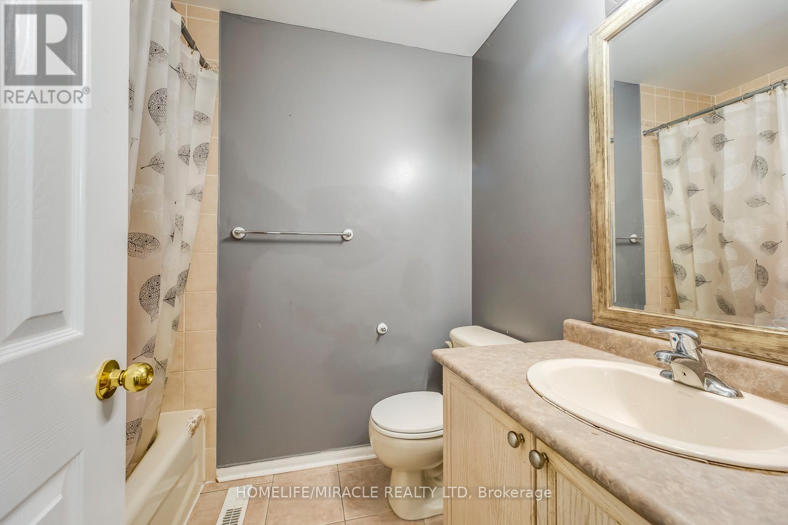 63 Axelrod Avenue, Brampton, Ontario  L6Y 5S9 - Photo 7 - W12768578