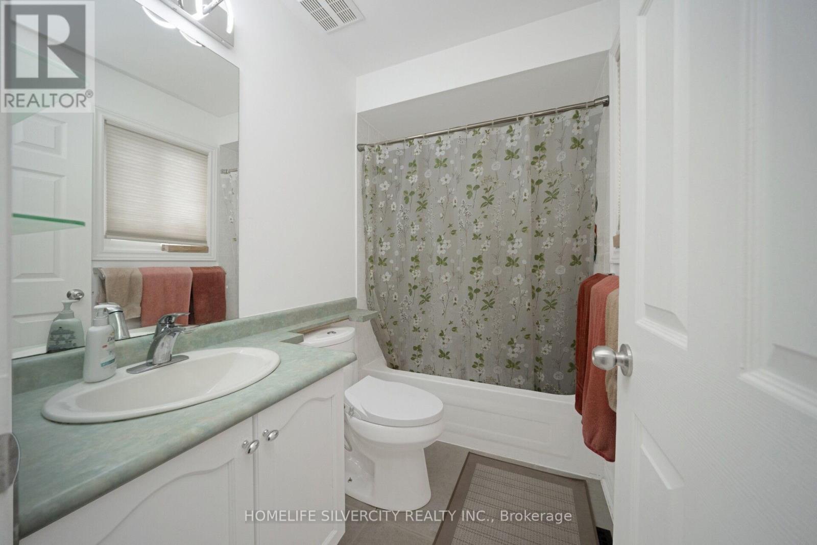 15 Diploma Drive, Brampton, Ontario  L6P 1M3 - Photo 18 - W12768600