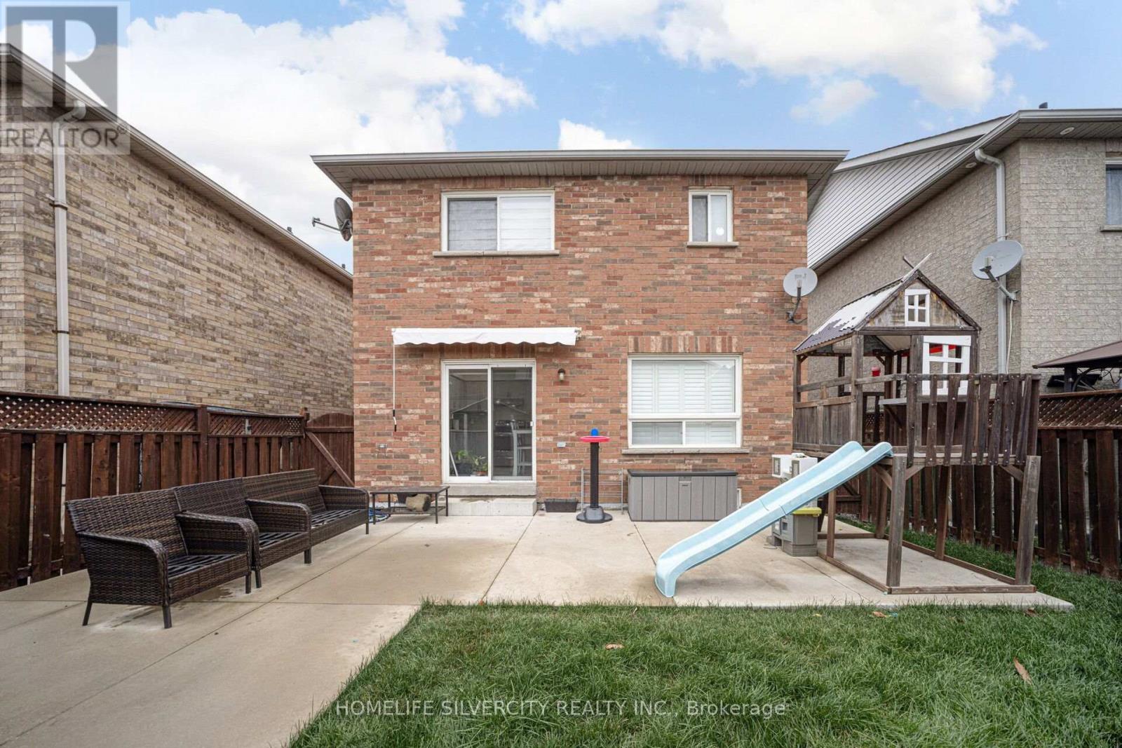 15 Diploma Drive, Brampton, Ontario  L6P 1M3 - Photo 37 - W12768600