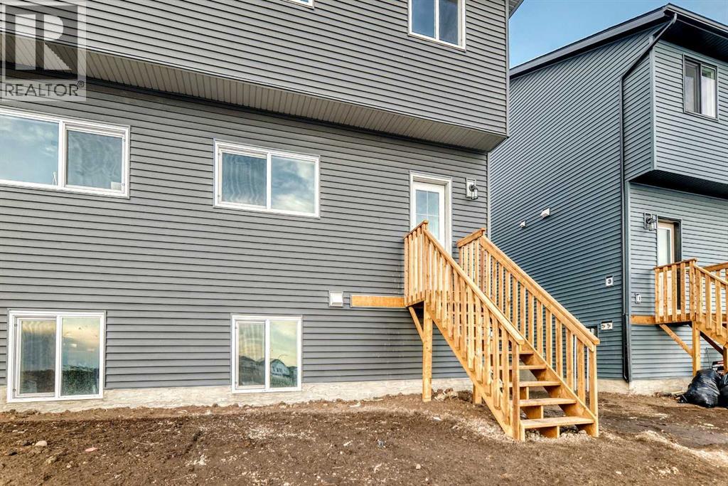 241 Bridgeport Gate, Chestermere, Alberta  T1X 1L6 - Photo 35 - A2284429