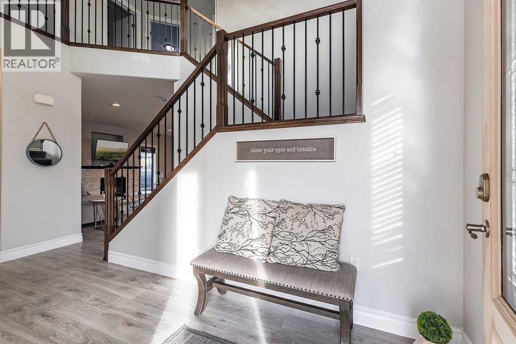 203 Sterling Crescent Se, Medicine Hat, Alberta  T1B 4N2 - Photo 3 - A2270455