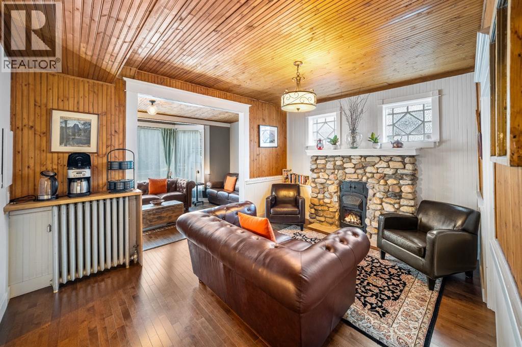 137 Muskrat Street, Banff, Alberta  T1L 1E6 - Photo 2 - A2279199