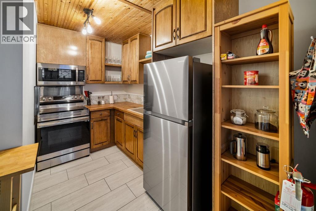 137 Muskrat Street, Banff, Alberta  T1L 1E6 - Photo 7 - A2279199