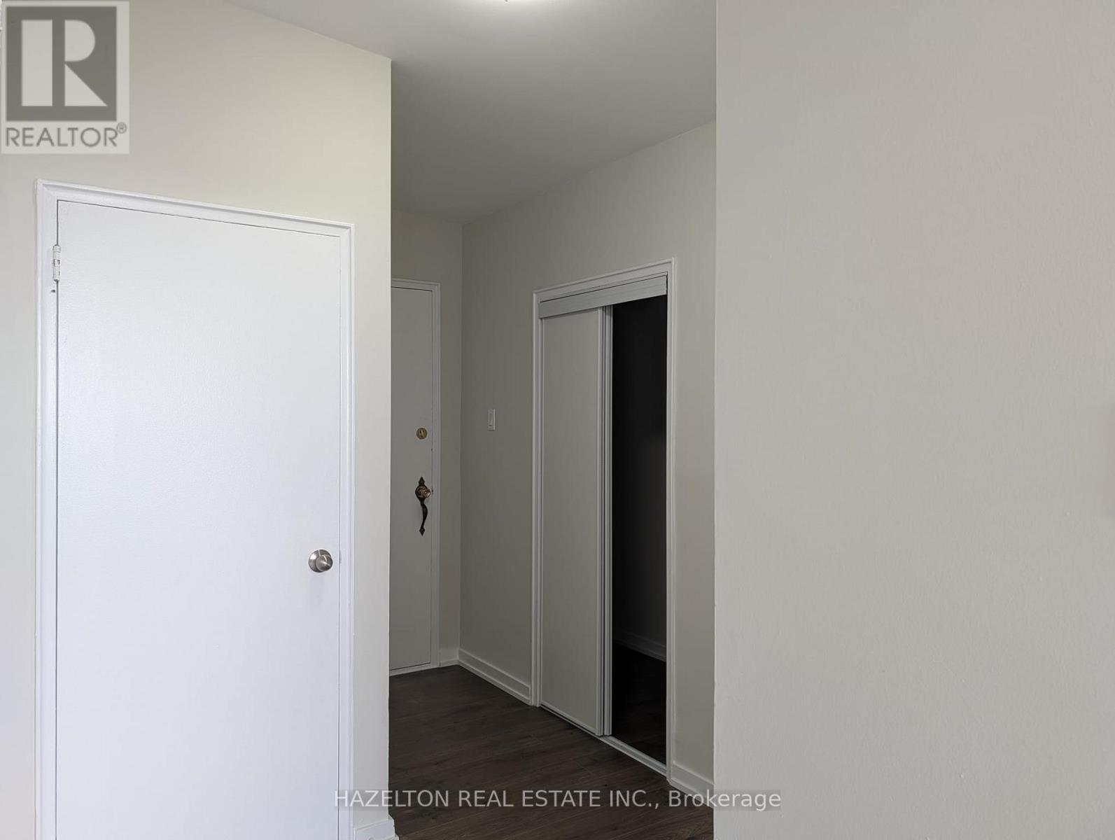 701 - 57 Parkwoods Village Drive, Toronto, Ontario  M3A 2X3 - Photo 3 - C12768632