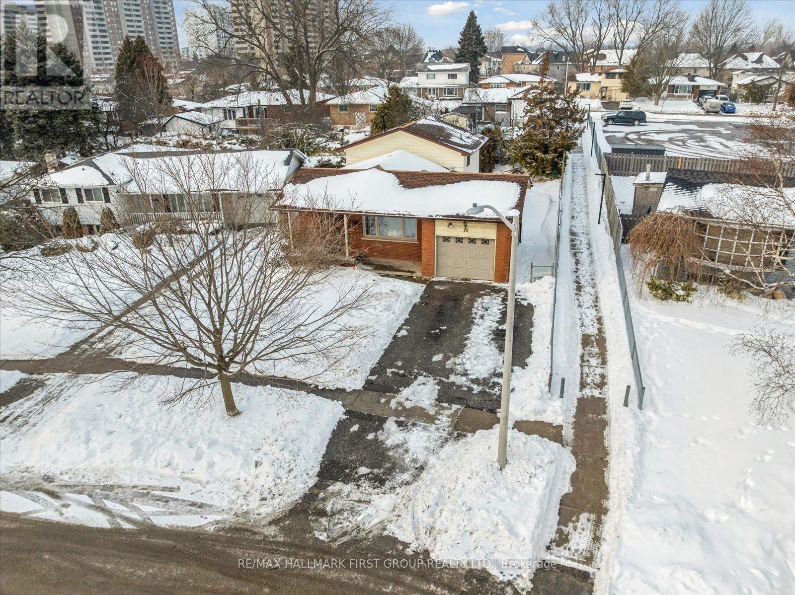 16 Follett Court, Ajax, Ontario  L1S 2W1 - Photo 2 - E12768640