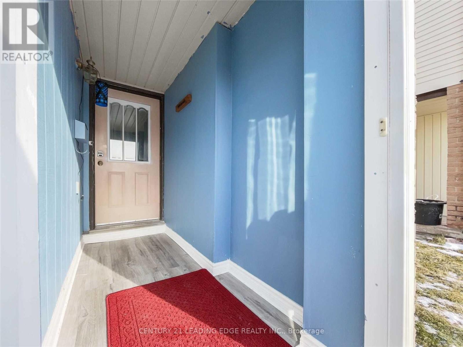 1334 Pinehurst Avenue, Oshawa, Ontario  L1H 8G5 - Photo 3 - E12768646