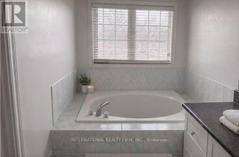 60 Panama Place, Brampton, Ontario  L6P 2G6 - Photo 6 - W12749972