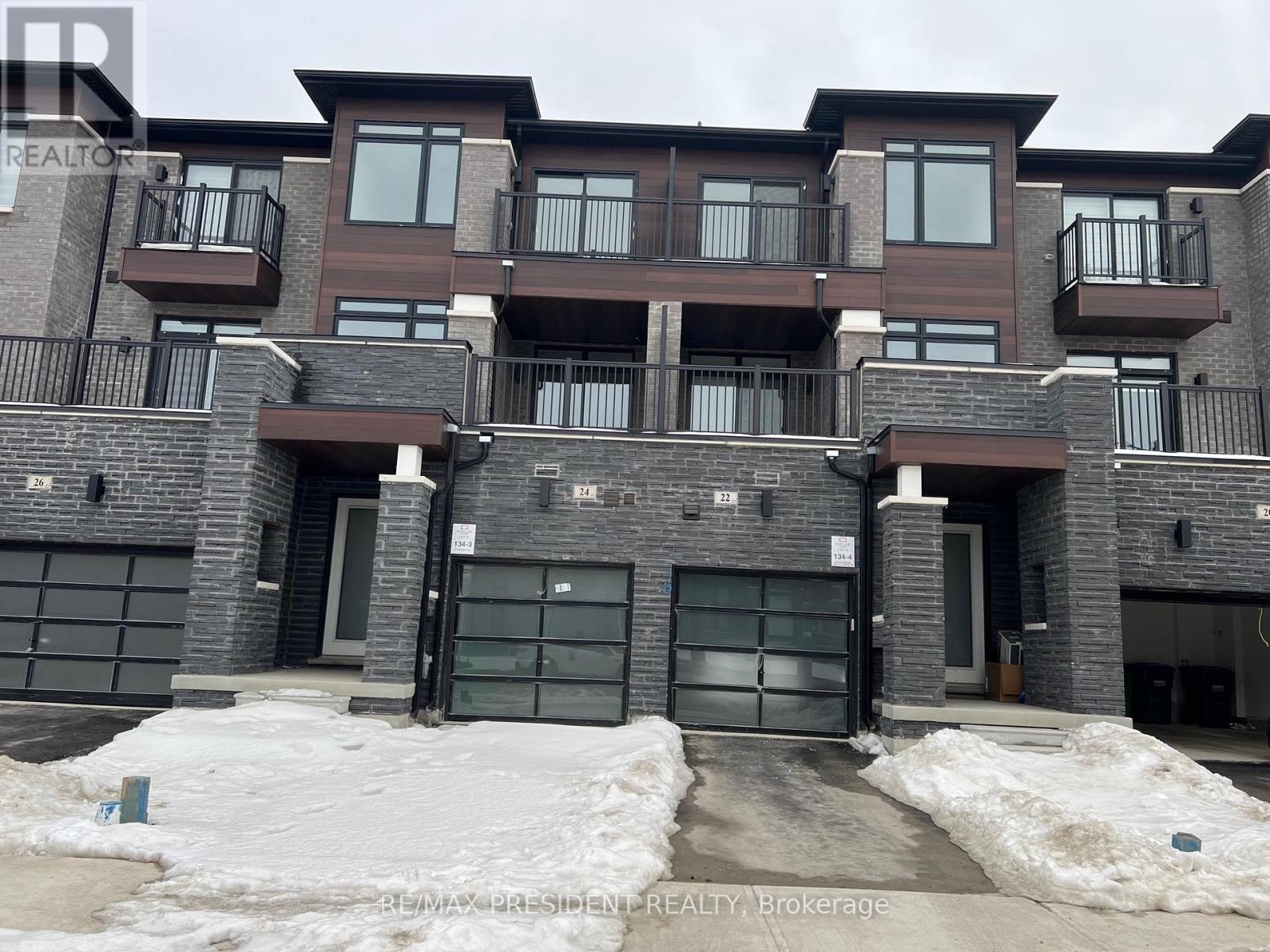24 SKYRIDGE DRIVE, Brampton, Ontario