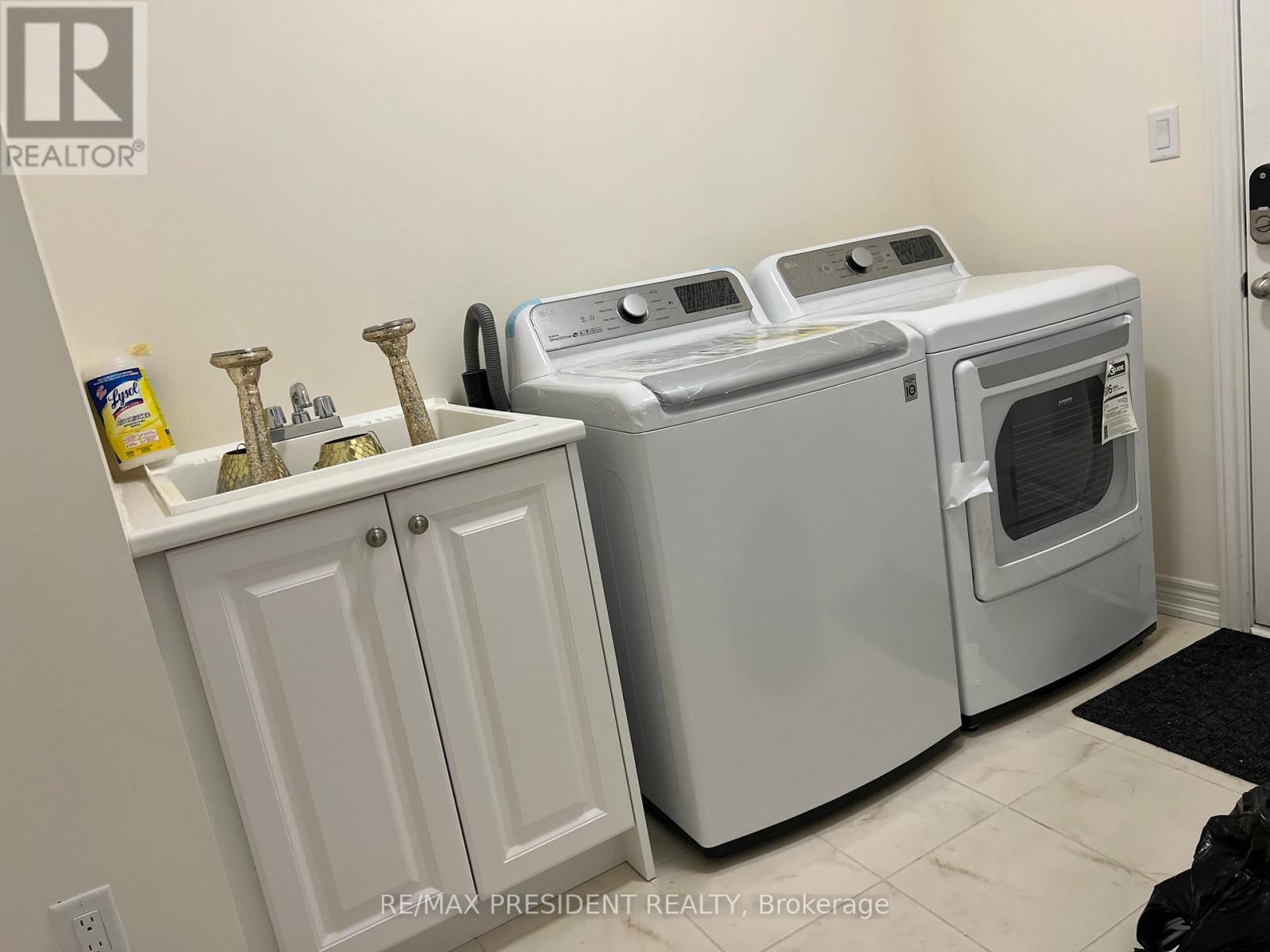 24 Skyridge Drive, Brampton, Ontario  L6P 4P5 - Photo 6 - W12768398