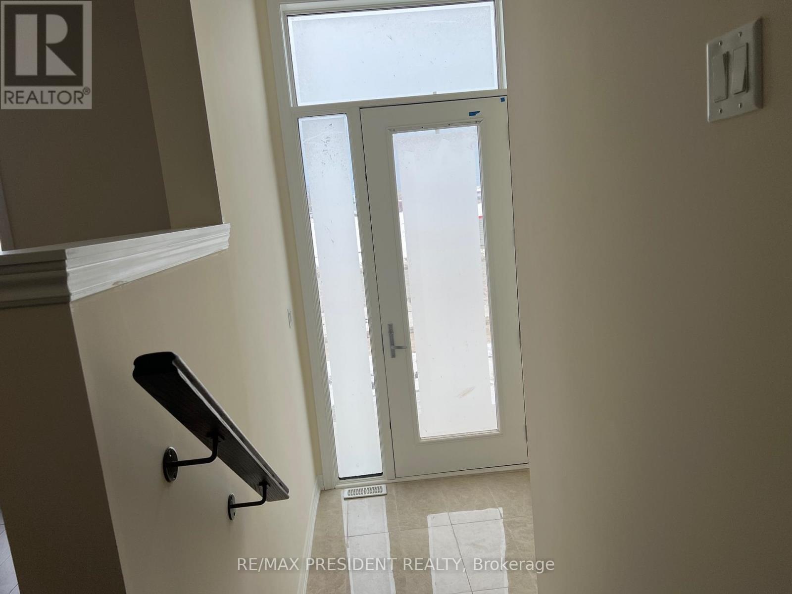 24 Skyridge Drive, Brampton, Ontario  L6P 4P5 - Photo 8 - W12768398