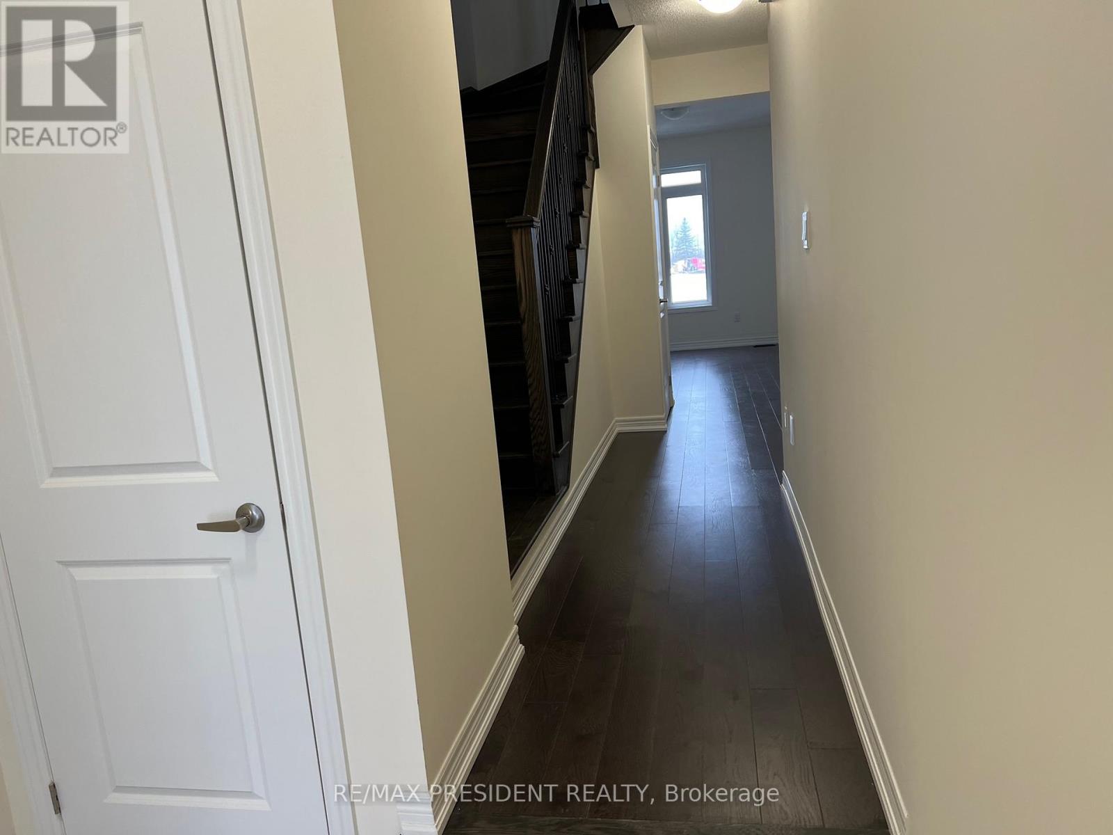 24 Skyridge Drive, Brampton, Ontario  L6P 4P5 - Photo 3 - W12768398