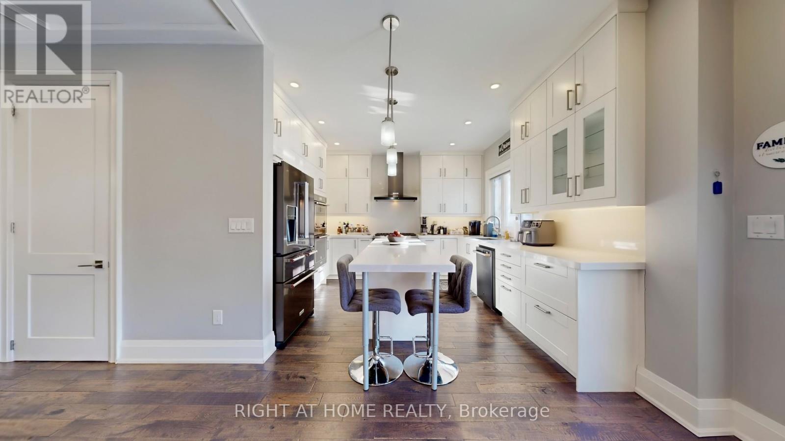 7 Forest Path Court N, Toronto, Ontario  M9V 1L4 - Photo 11 - W12768626