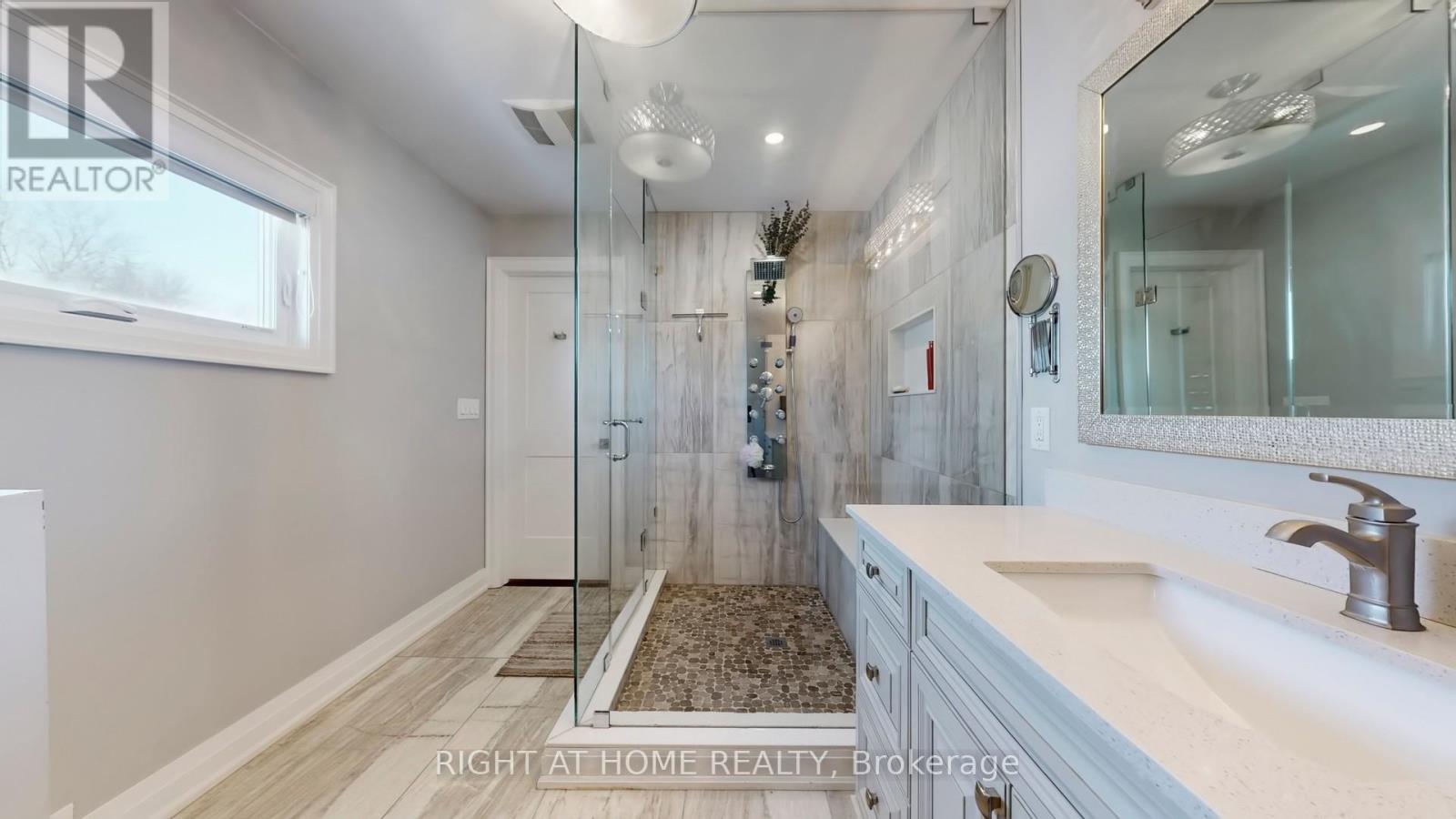 7 Forest Path Court N, Toronto, Ontario  M9V 1L4 - Photo 27 - W12768626