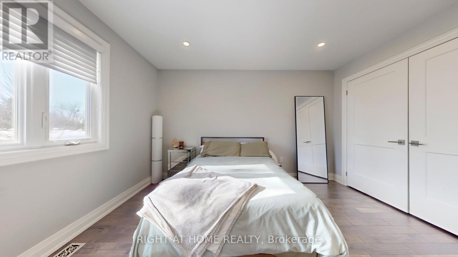 7 Forest Path Court N, Toronto, Ontario  M9V 1L4 - Photo 32 - W12768626