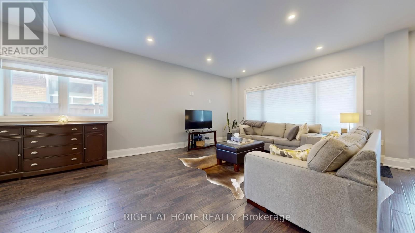 7 Forest Path Court N, Toronto, Ontario  M9V 1L4 - Photo 5 - W12768626