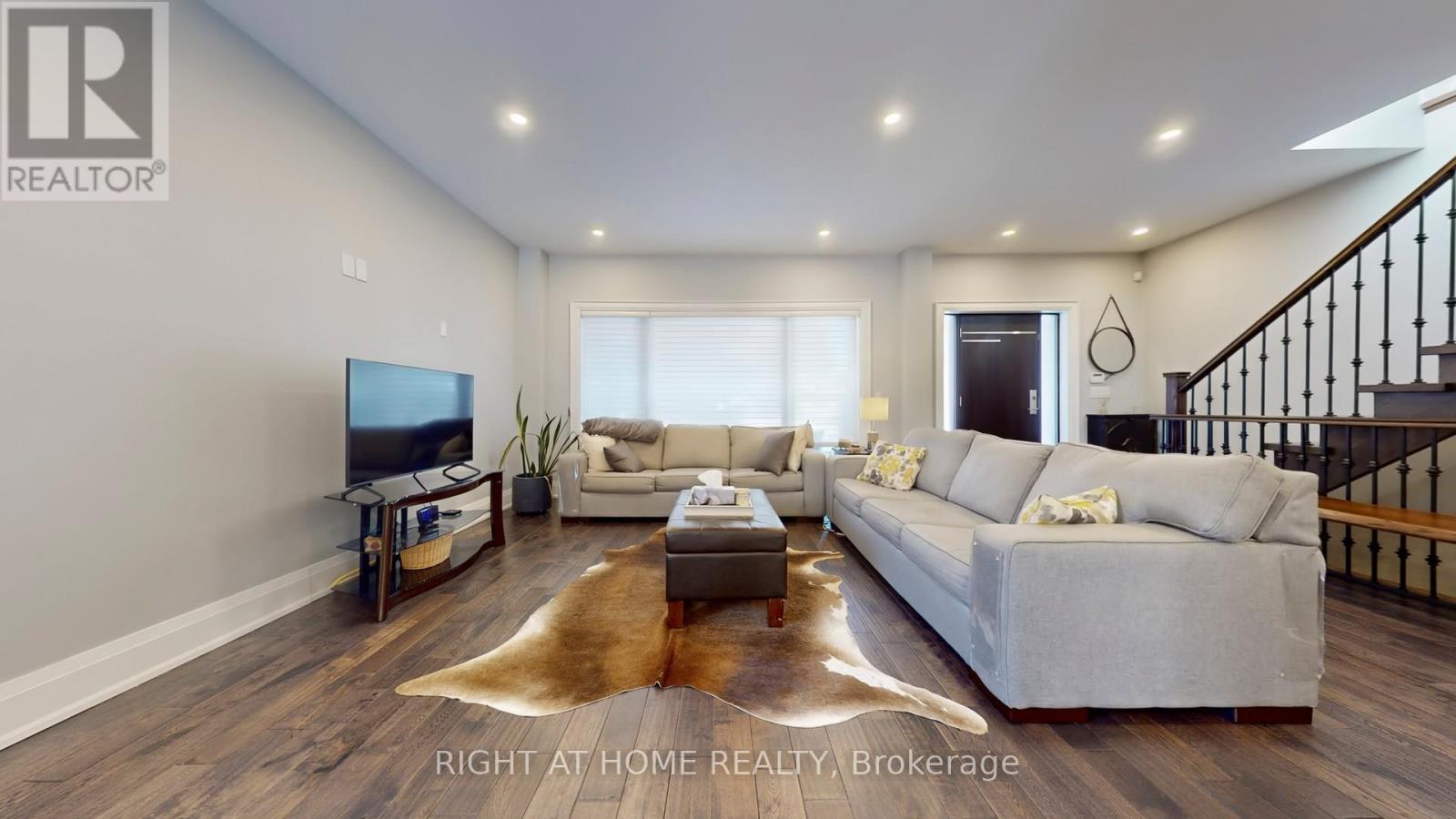 7 Forest Path Court N, Toronto, Ontario  M9V 1L4 - Photo 6 - W12768626