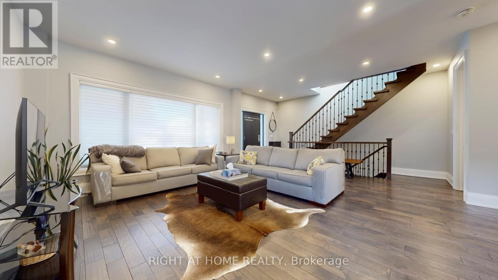 7 Forest Path Court N, Toronto, Ontario  M9V 1L4 - Photo 7 - W12768626