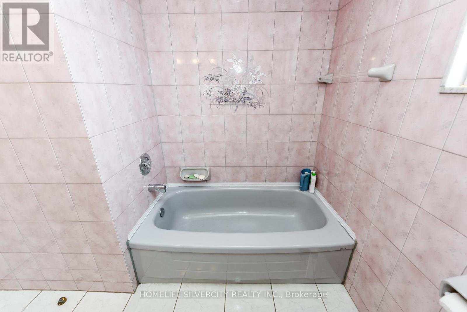 7424 Netherwood Road, Mississauga, Ontario  L4T 2N6 - Photo 30 - W12768654