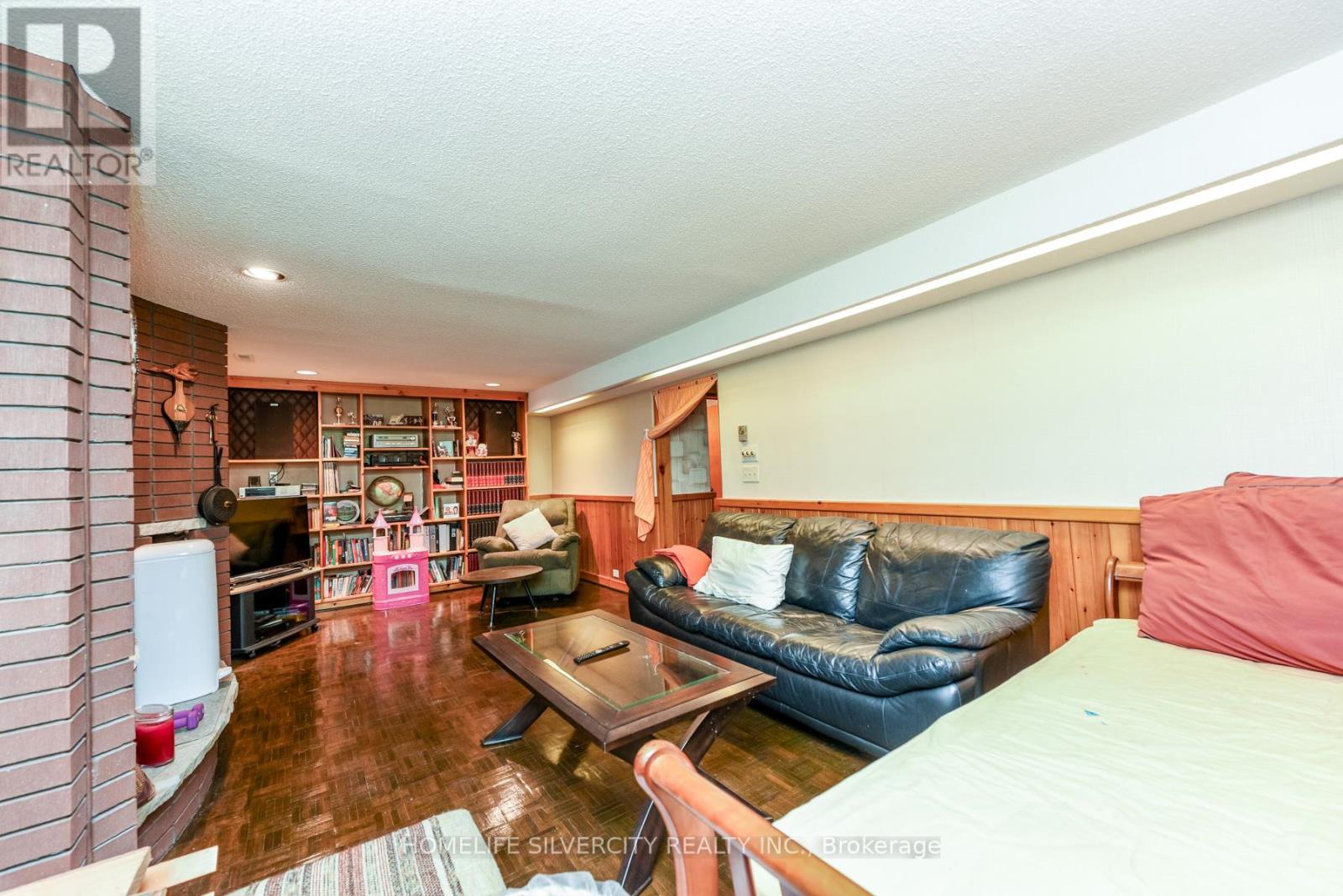 7424 Netherwood Road, Mississauga, Ontario  L4T 2N6 - Photo 36 - W12768654