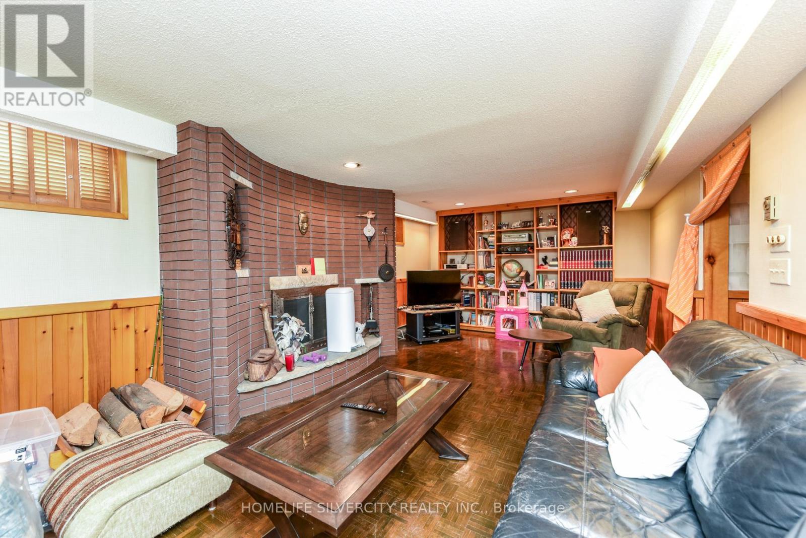 7424 Netherwood Road, Mississauga, Ontario  L4T 2N6 - Photo 37 - W12768654