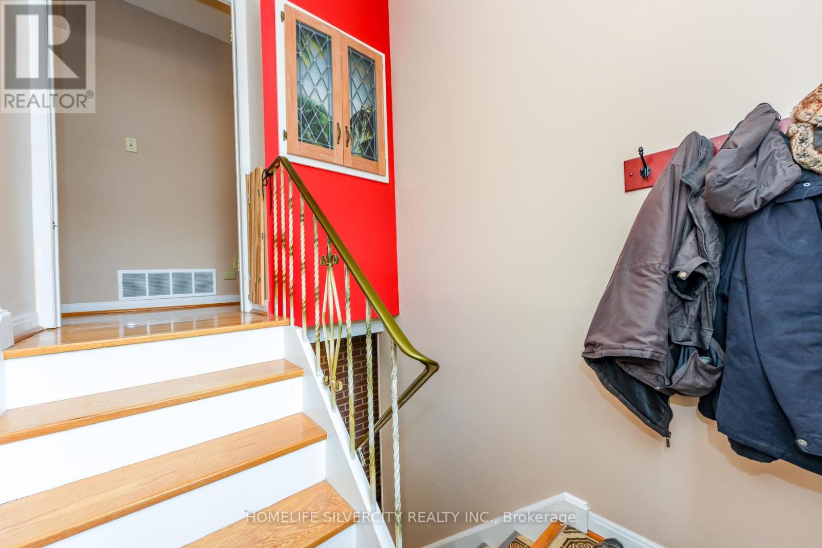 7424 Netherwood Road, Mississauga, Ontario  L4T 2N6 - Photo 8 - W12768654