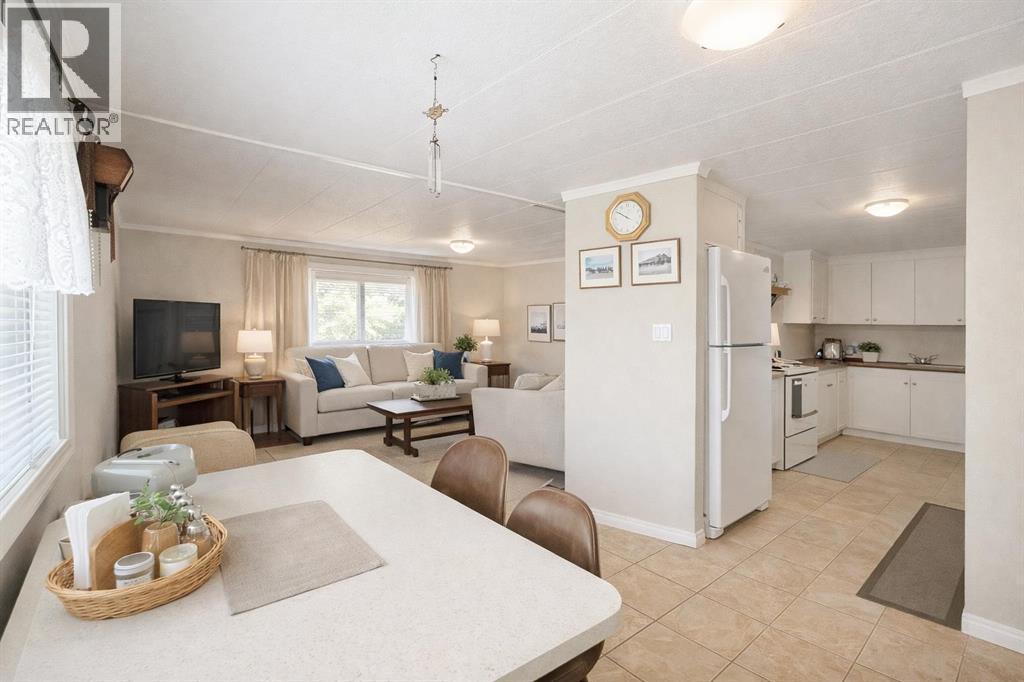 331 Armstrong Street, Carmangay, Alberta  T0L 0N0 - Photo 5 - A2268129