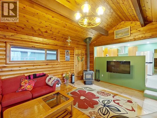 4002 Highway 101, Powell River, British Columbia   - Photo 4 - 19629