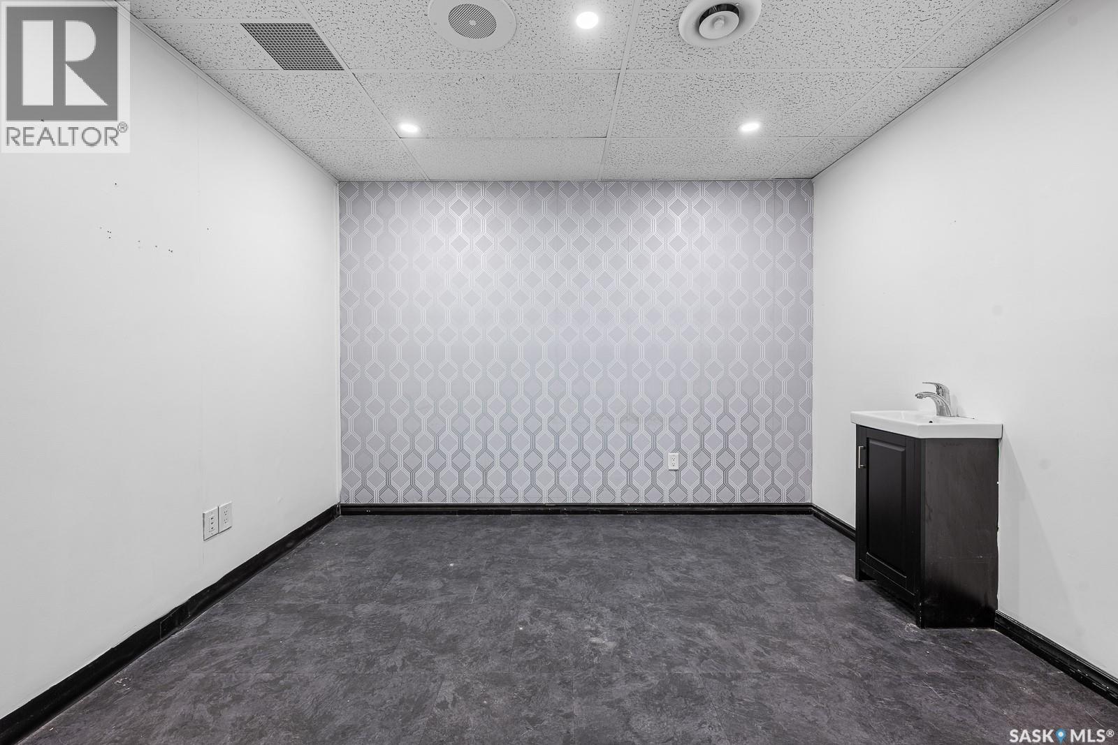 1035 Devonshire Drive N, Regina, Saskatchewan  S4X 2X4 - Photo 19 - SK027988