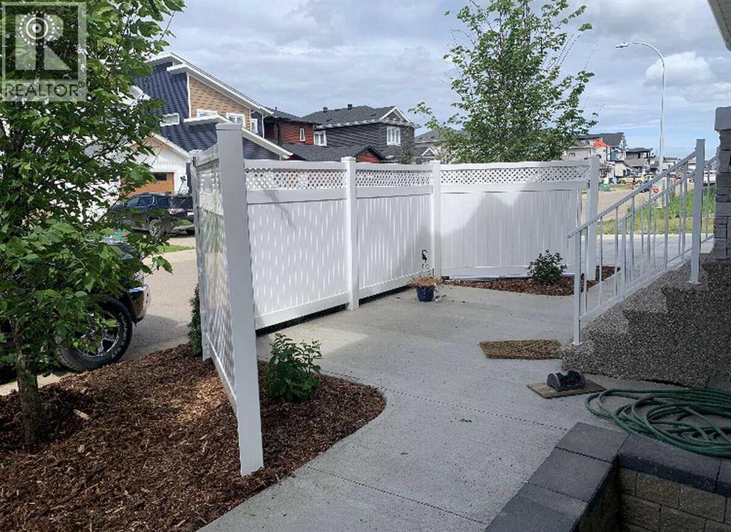 102 Aspenhill Drive, Fort Mcmurray, Alberta  T9J 1E1 - Photo 3 - A2231268