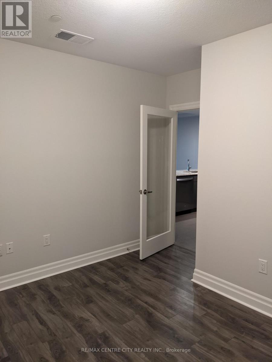 913 - 260 Villagewalk Boulevard, London North, Ontario  N6G 0W6 - Photo 11 - X12768722