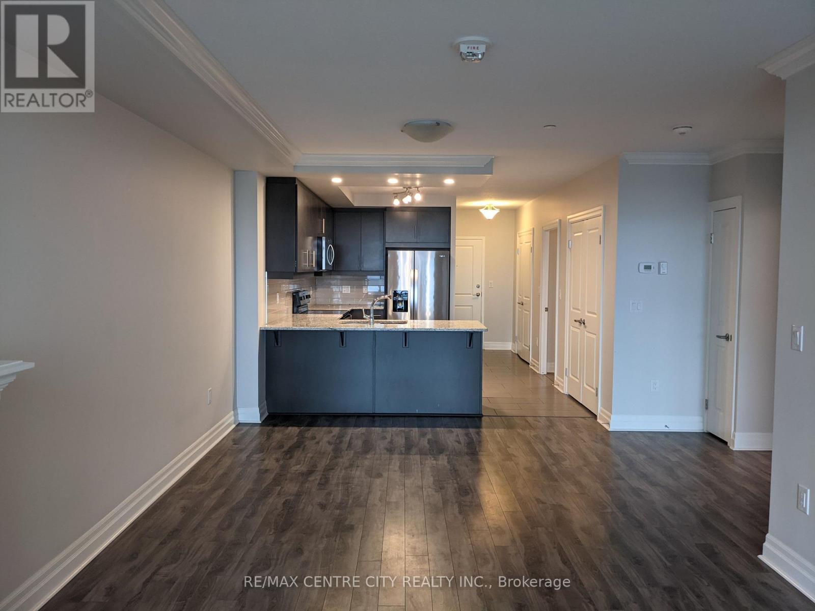 913 - 260 Villagewalk Boulevard, London North, Ontario  N6G 0W6 - Photo 8 - X12768722