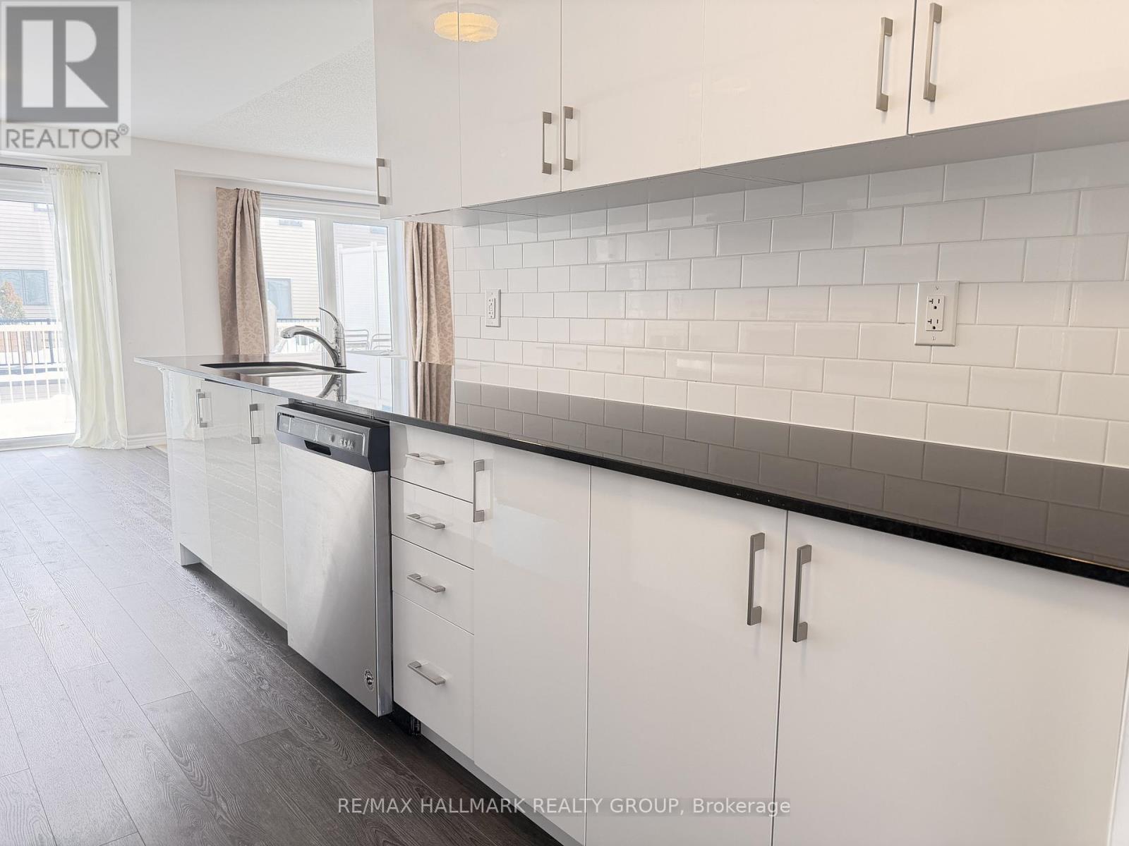 1686 Maple Grove Street, Ottawa, Ontario  K2S 2R3 - Photo 11 - X12768710