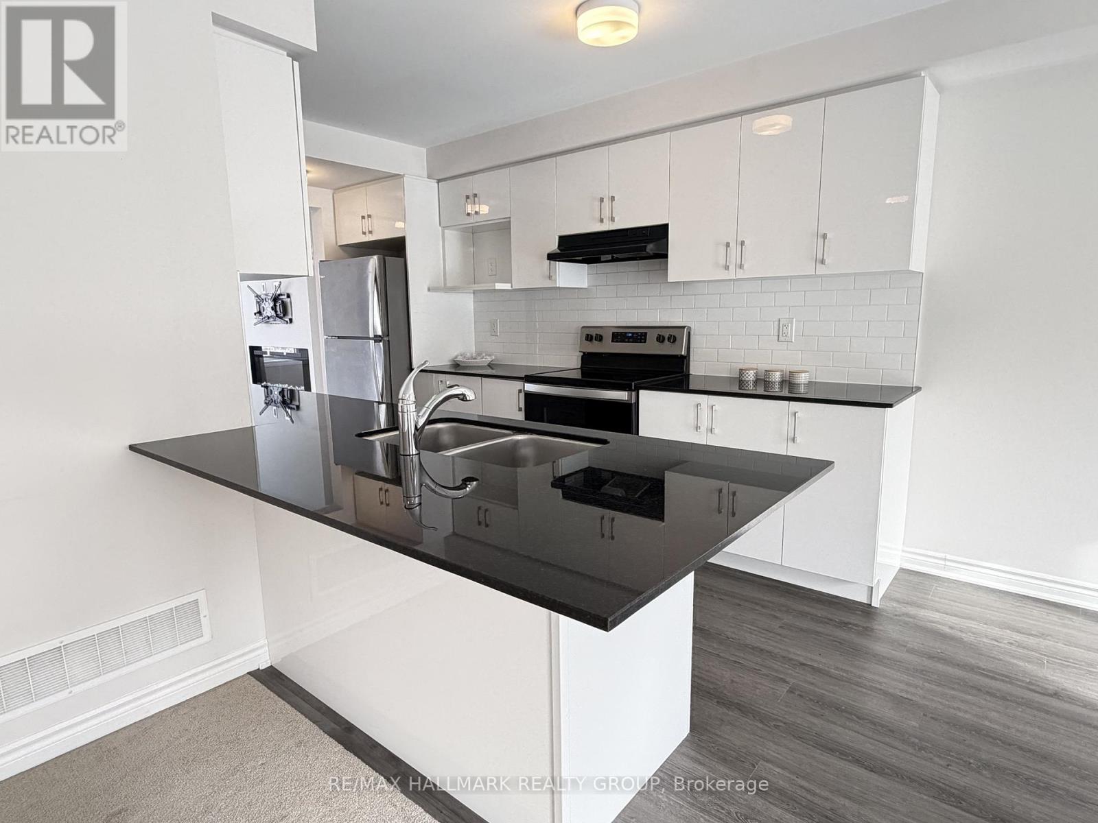 1686 Maple Grove Street, Ottawa, Ontario  K2S 2R3 - Photo 13 - X12768710