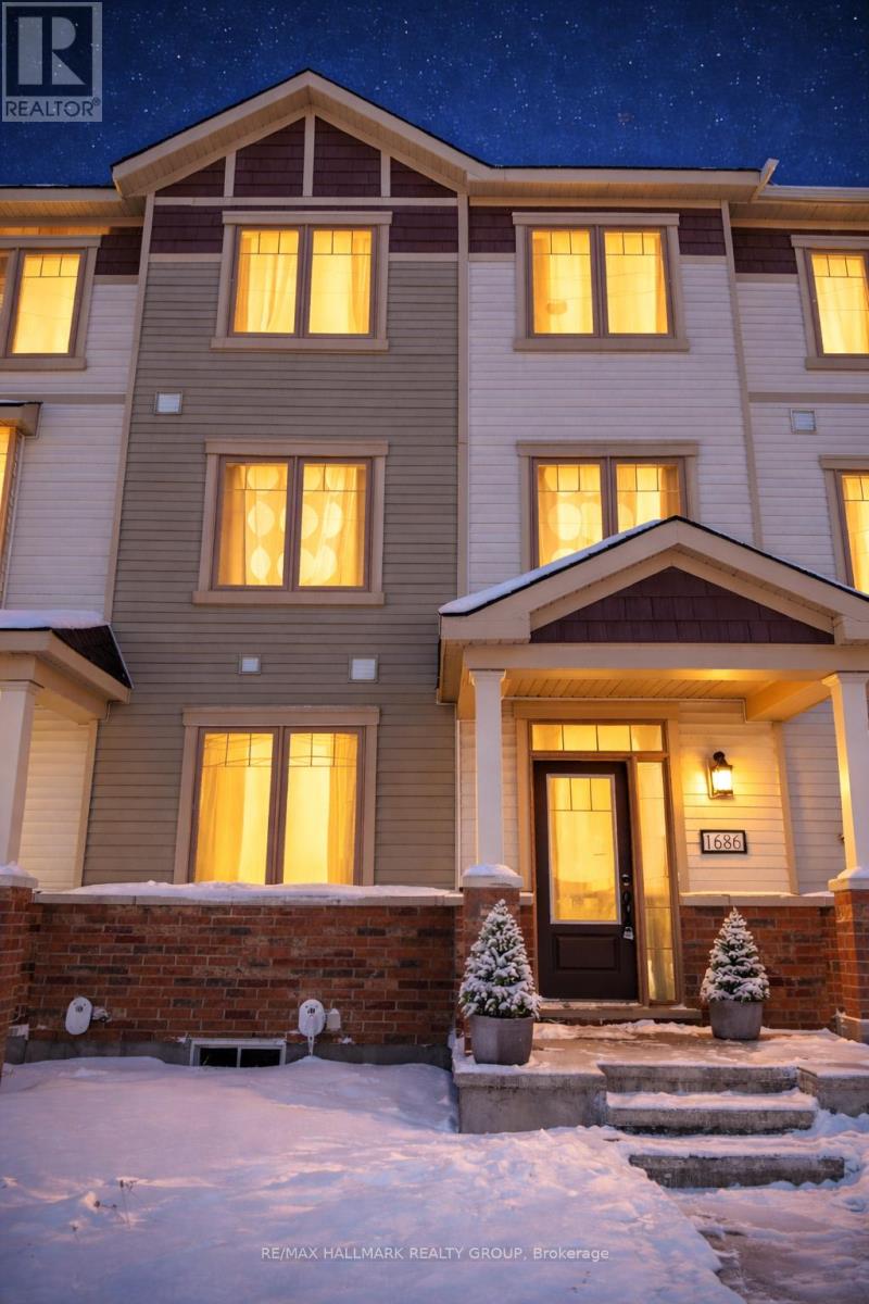 1686 Maple Grove Street, Ottawa, Ontario  K2S 2R3 - Photo 2 - X12768710