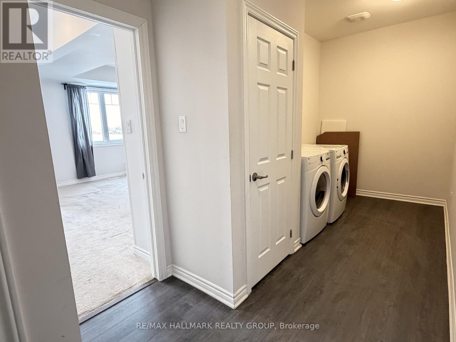 1686 Maple Grove Street, Ottawa, Ontario  K2S 2R3 - Photo 5 - X12768710