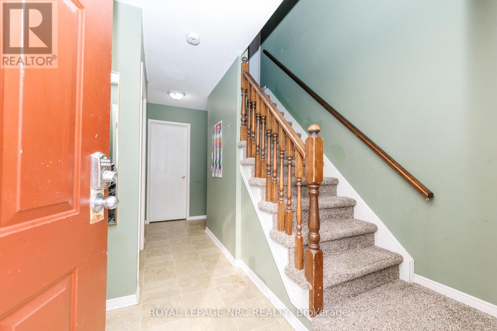 79 Summers Drive, Thorold (Confederation Heights), Ontario  L2V 5B1 - Photo 3 - X12768672