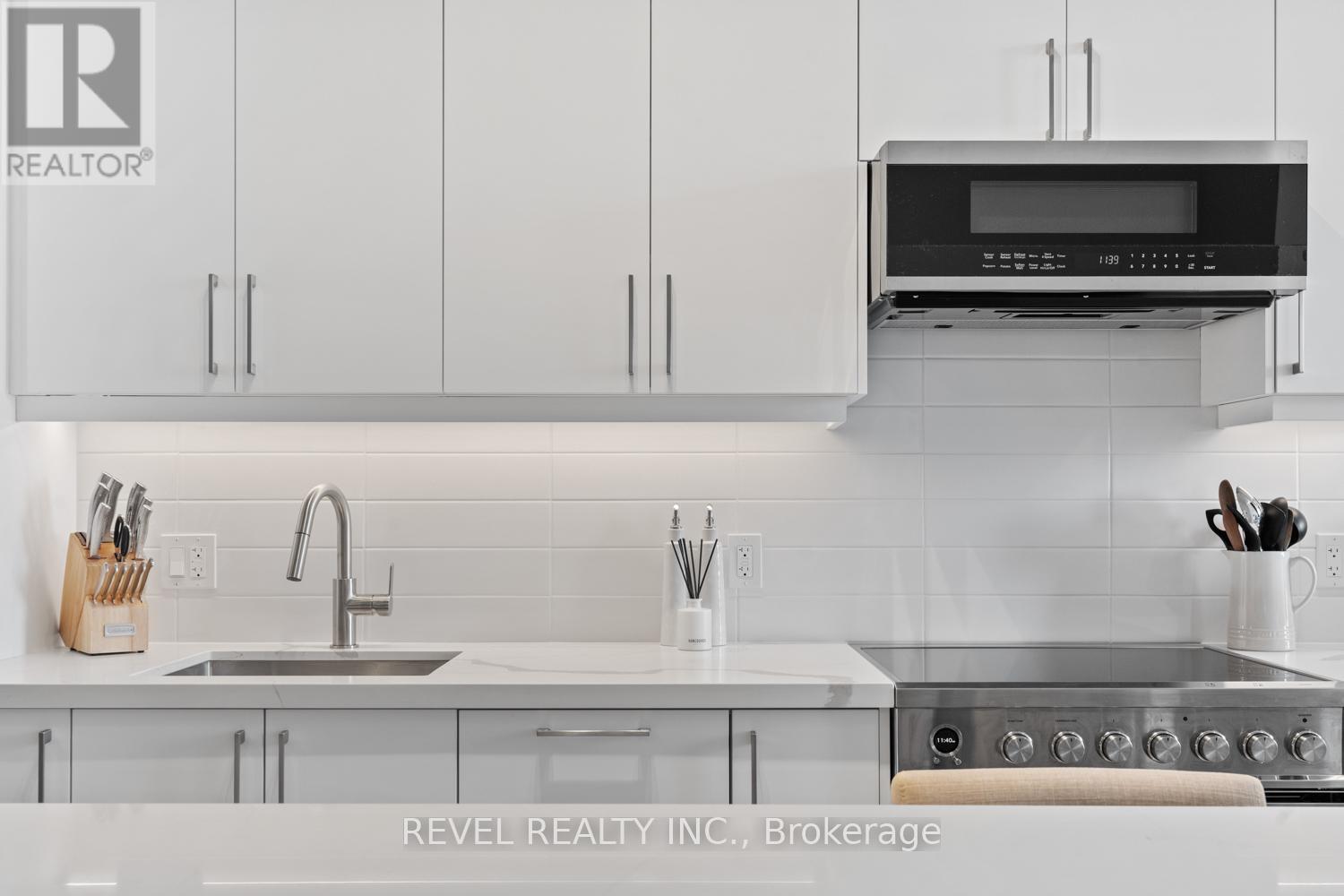 123 - 2075 King Rd Road, King, Ontario  L7B 0R6 - Photo 4 - N12749062