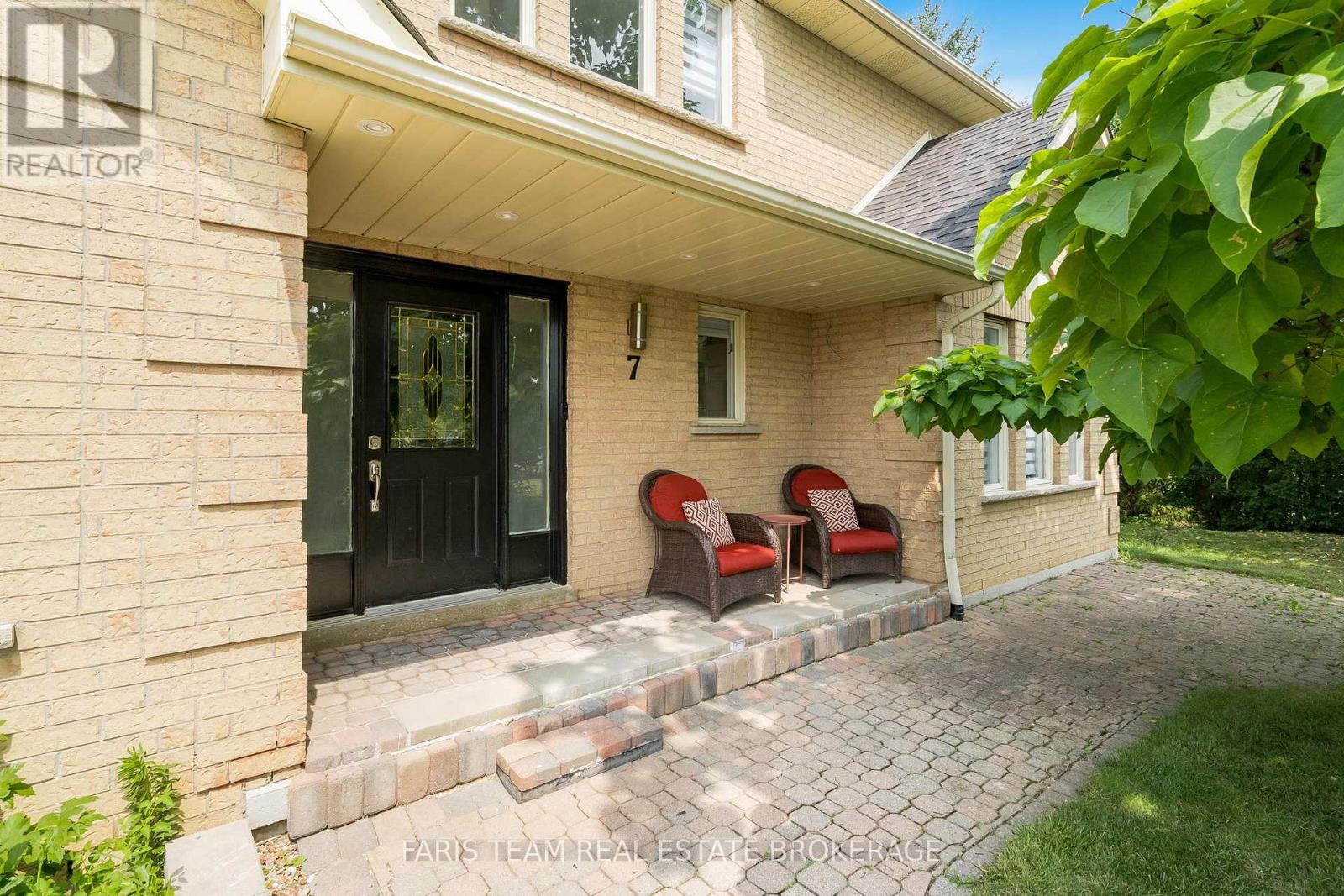 7 Golfview Boulevard, Bradford West Gwillimbury (Bradford), Ontario  L3Z 2A6 - Photo 6 - N12768692